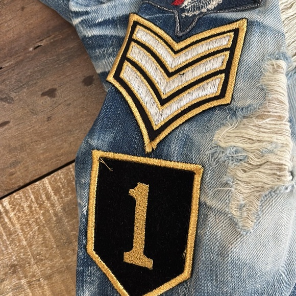 Robin’s Jean - Picture 9 of 15